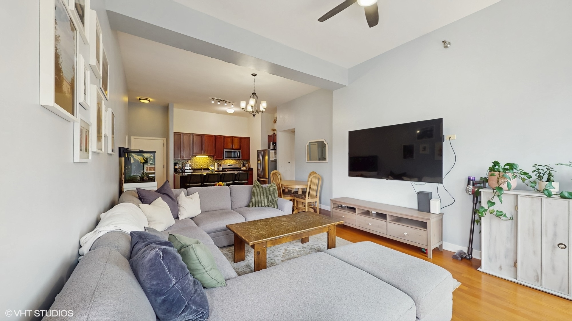 6000 N Cicero Avenue #217, Chicago, IL 60646