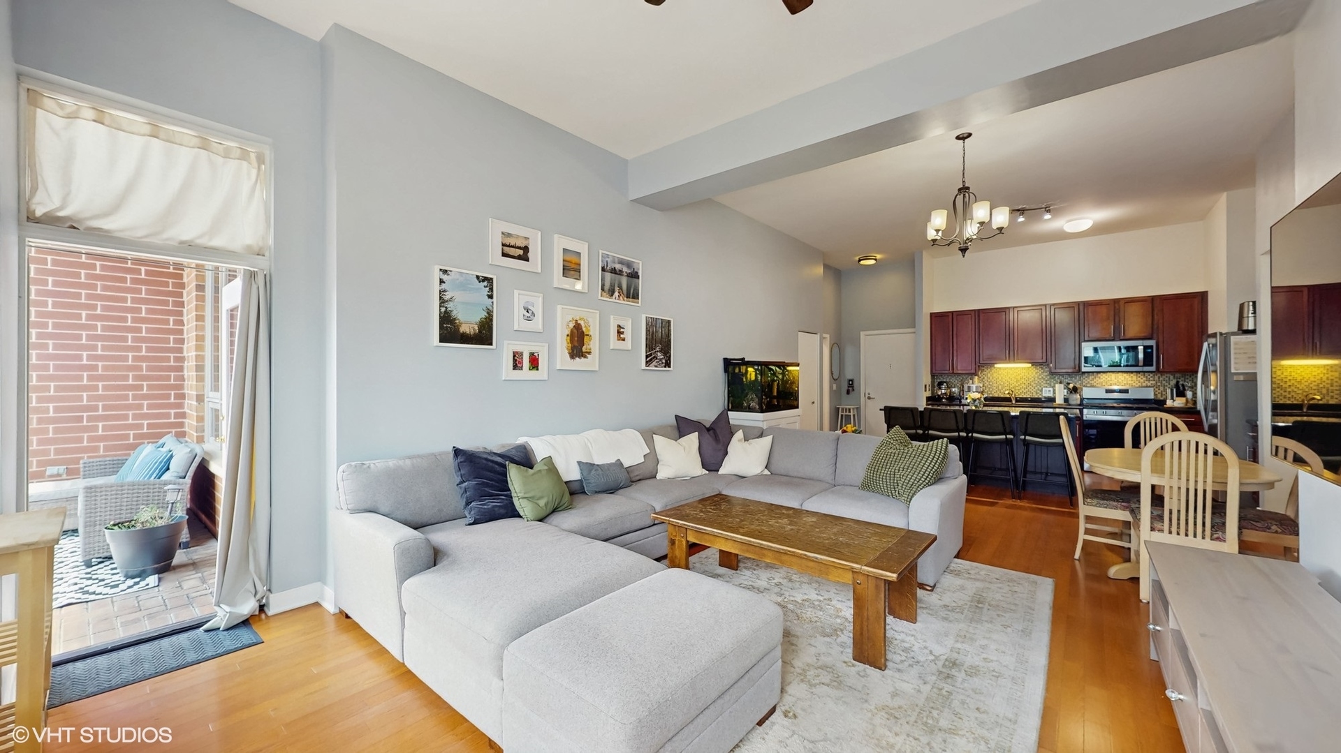 6000 N Cicero Avenue #217, Chicago, IL 60646
