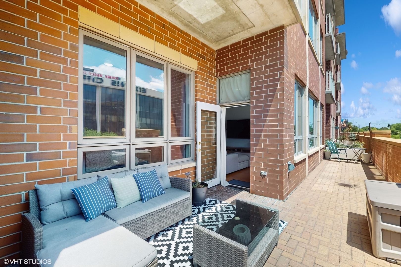 6000 N Cicero Avenue #217, Chicago, IL 60646