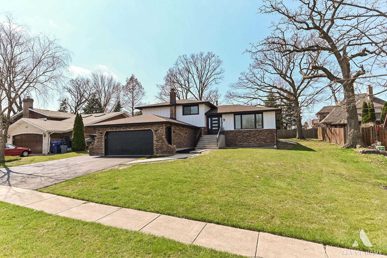 8770 S 81st Court, Hickory Hills, IL 60457