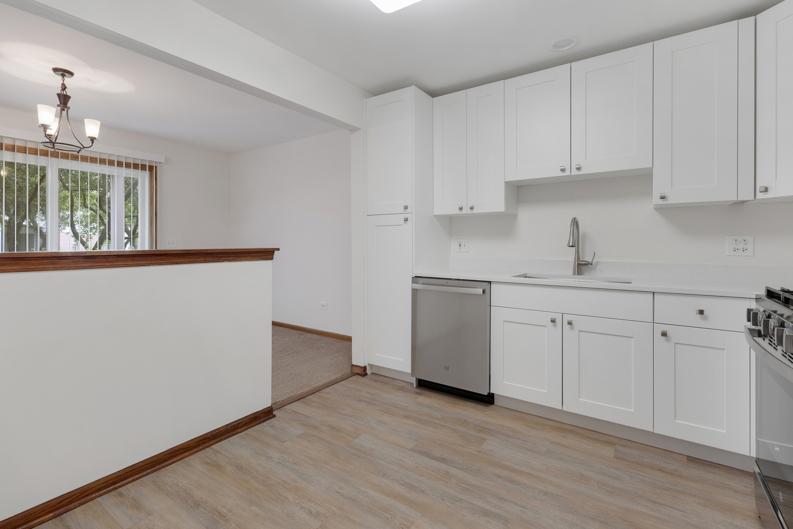2849 Meadow Lane #B, Schaumburg, IL 60193