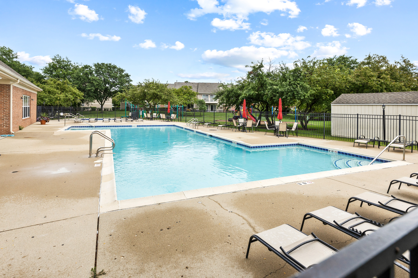 2849 Meadow Lane #B, Schaumburg, IL 60193