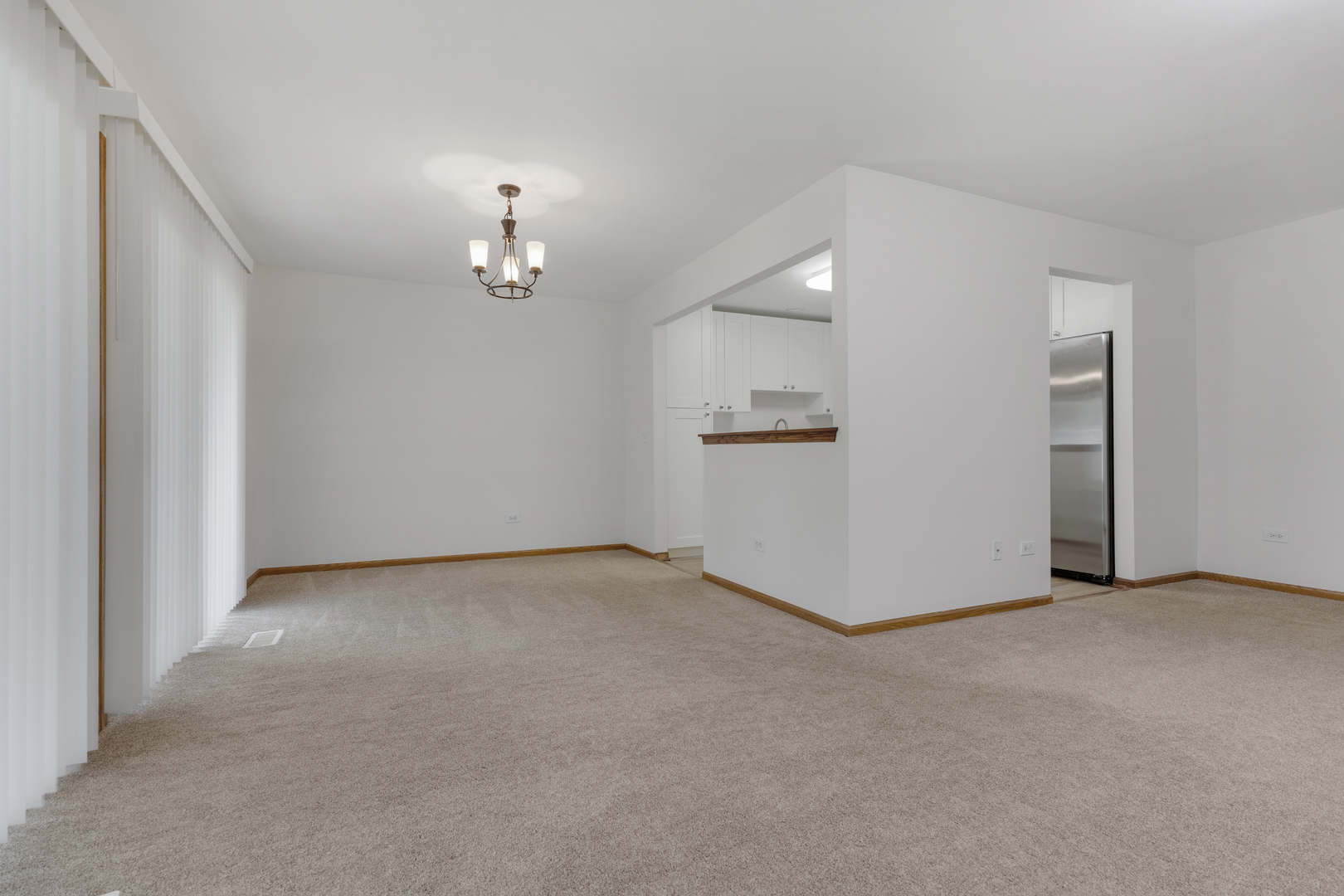 2849 Meadow Lane #B, Schaumburg, IL 60193