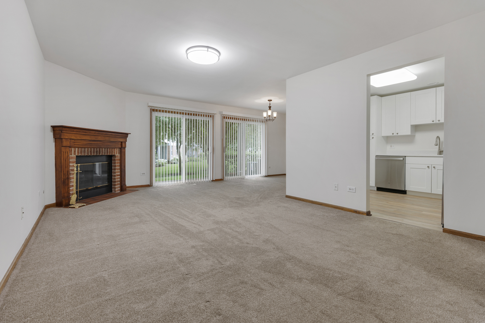2849 Meadow Lane #B, Schaumburg, IL 60193