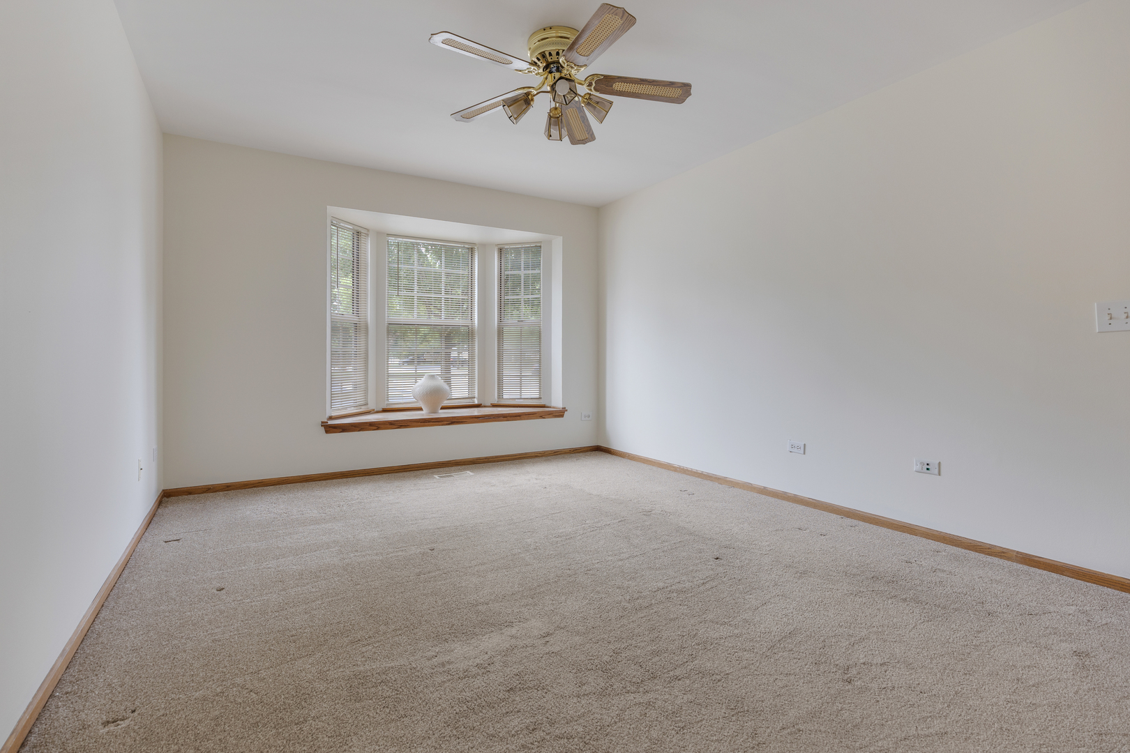 2849 Meadow Lane #B, Schaumburg, IL 60193