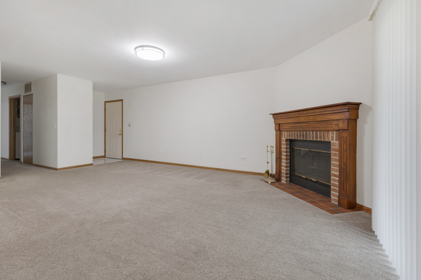 2849 Meadow Lane #B, Schaumburg, IL 60193