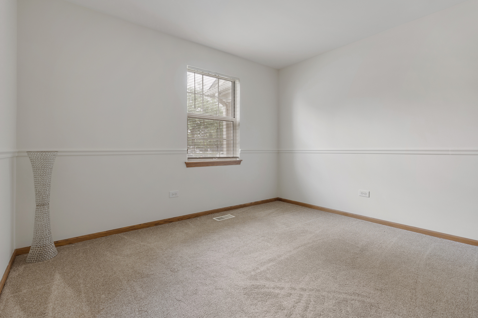 2849 Meadow Lane #B, Schaumburg, IL 60193