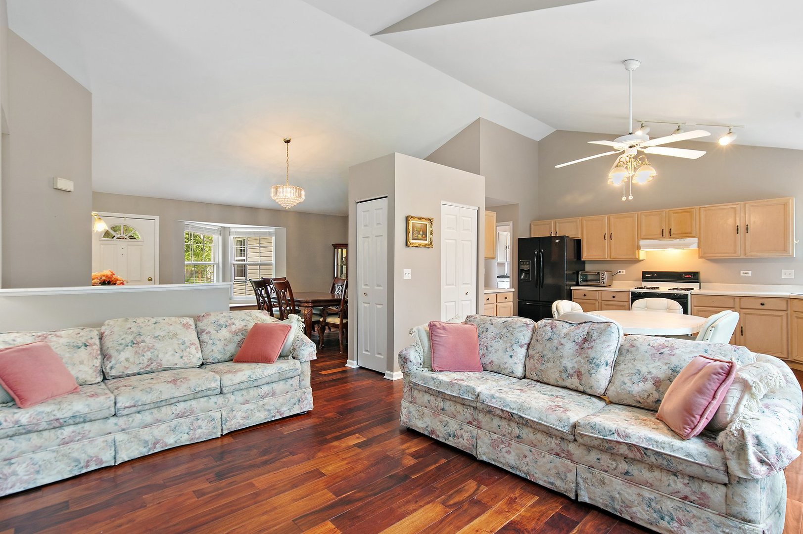 1531 Cumberland Parkway, Algonquin, IL 60102