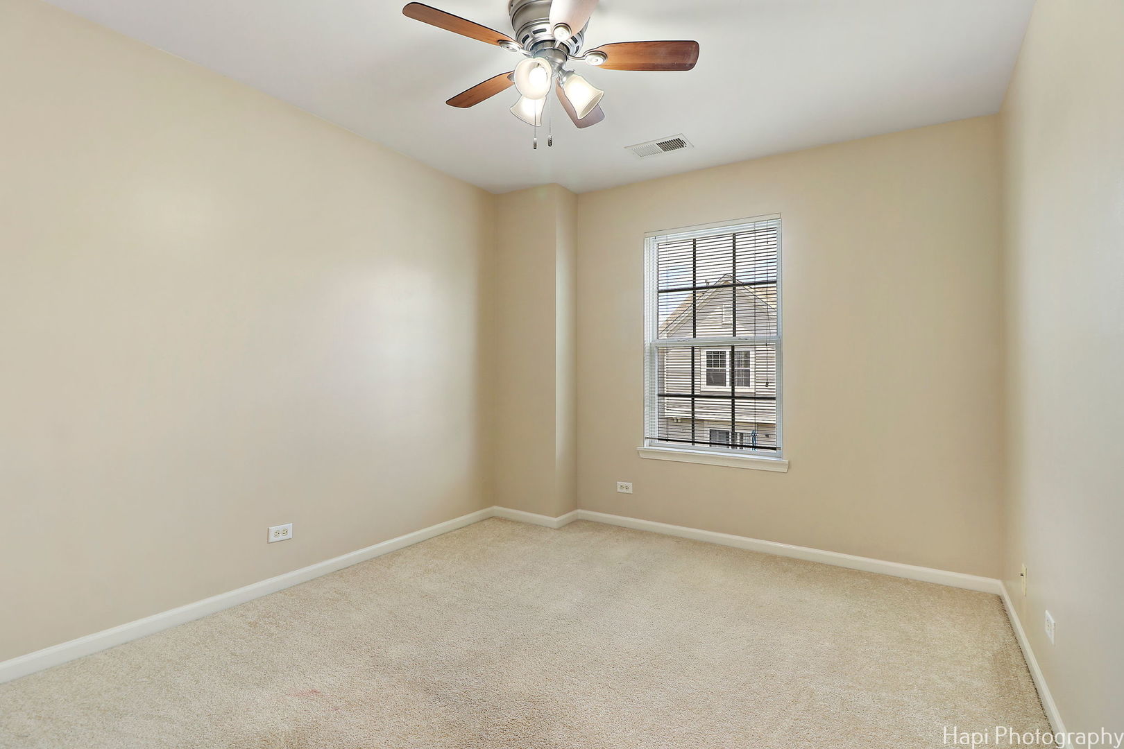 719 HANBURY Drive #719, Des Plaines, IL 60016