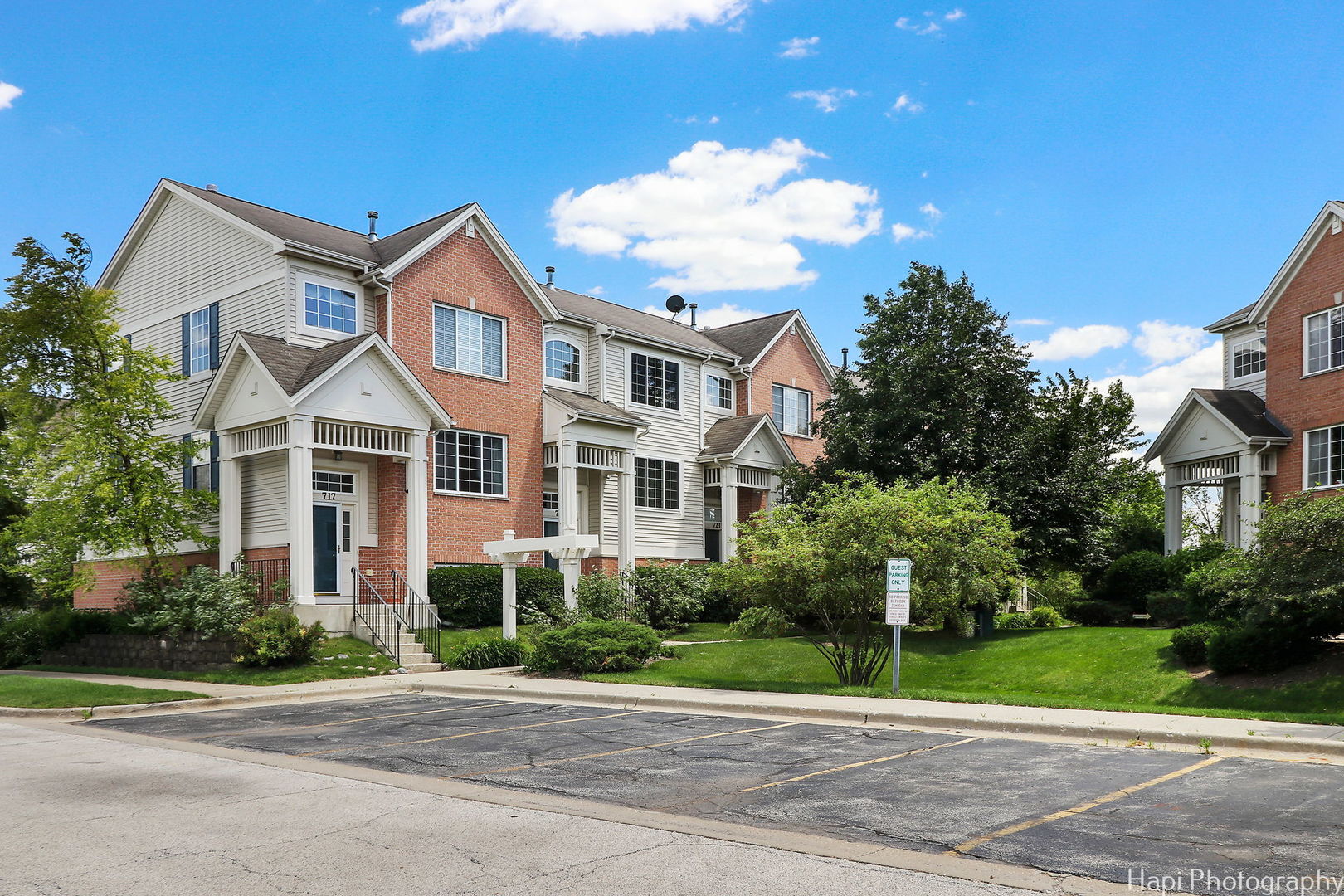 719 HANBURY Drive #719, Des Plaines, IL 60016