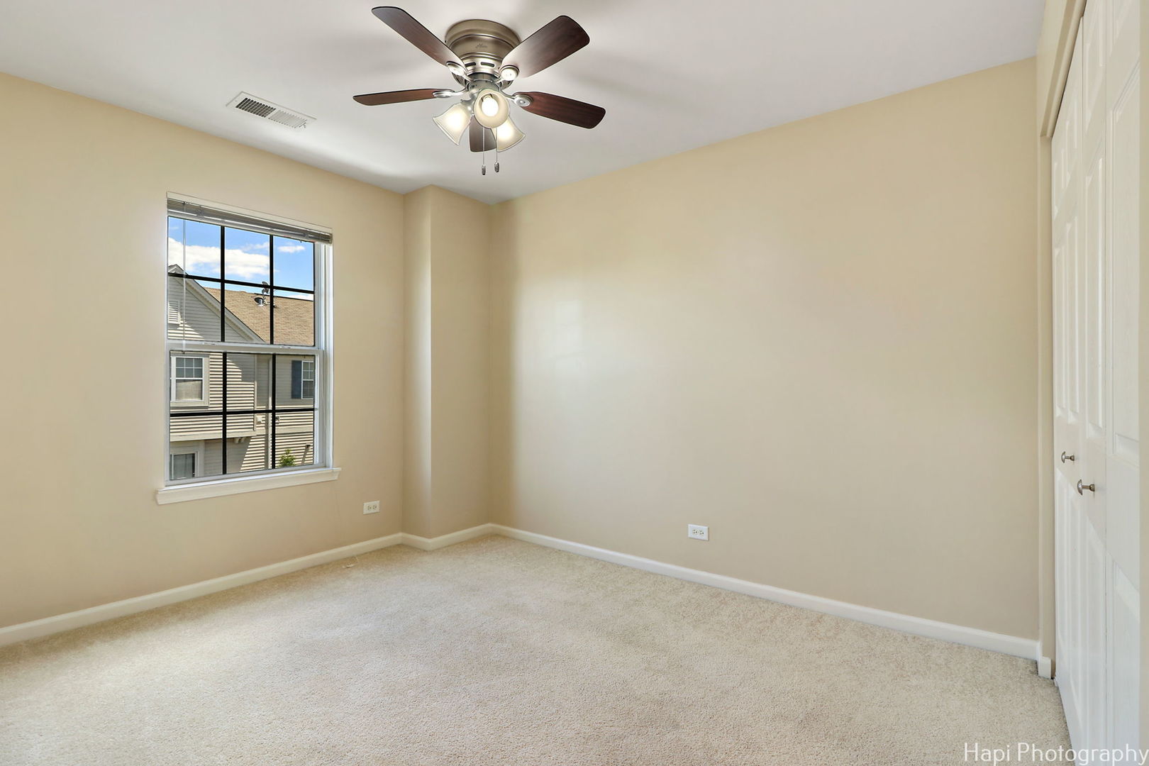 719 HANBURY Drive #719, Des Plaines, IL 60016