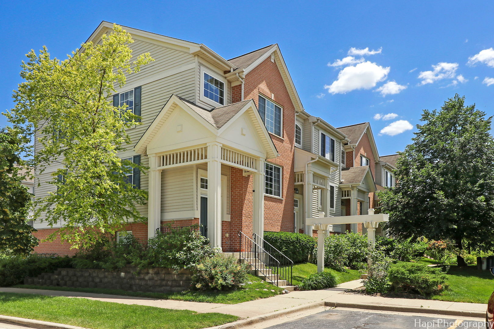 719 HANBURY Drive #719, Des Plaines, IL 60016