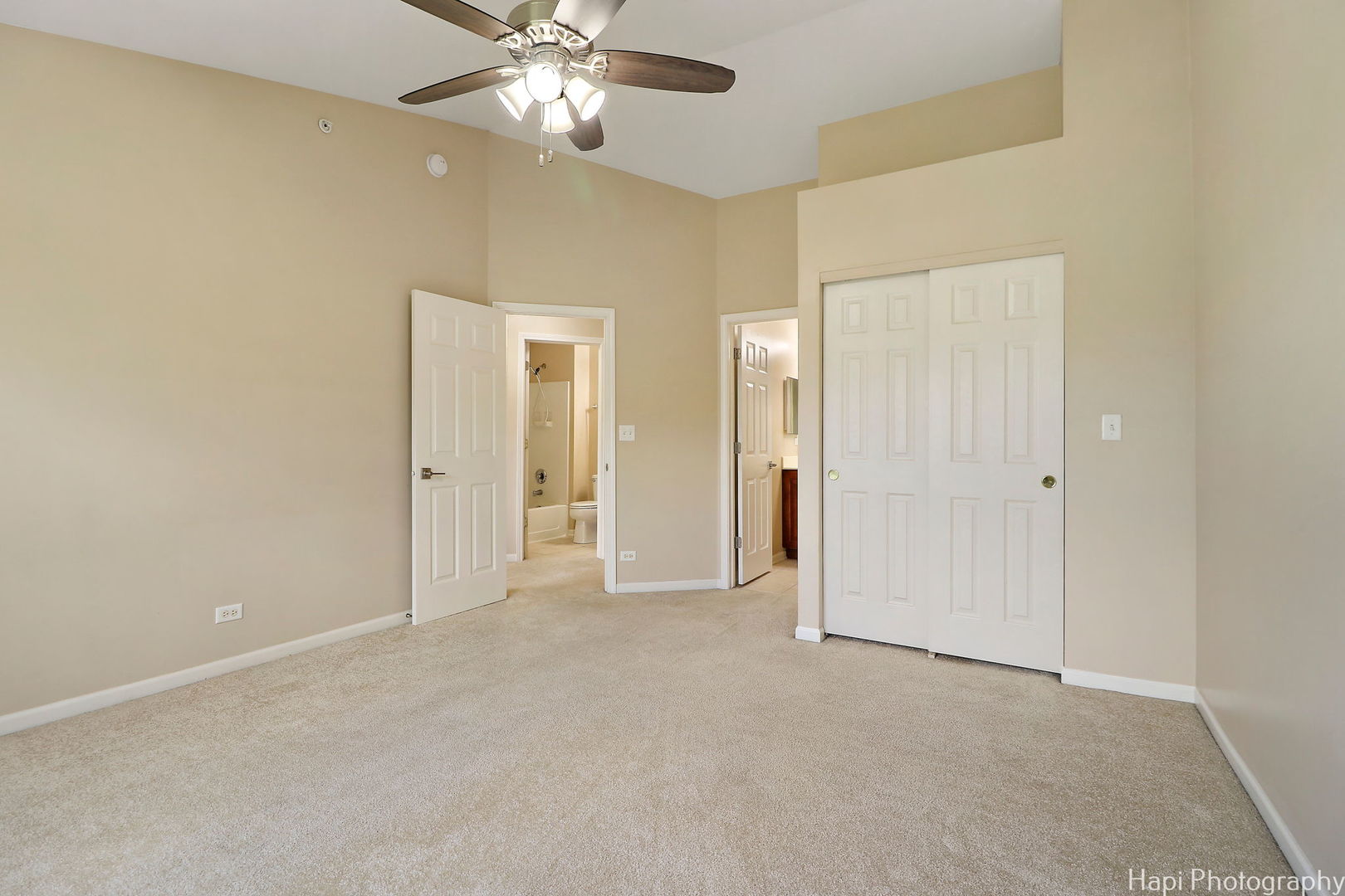 719 HANBURY Drive #719, Des Plaines, IL 60016