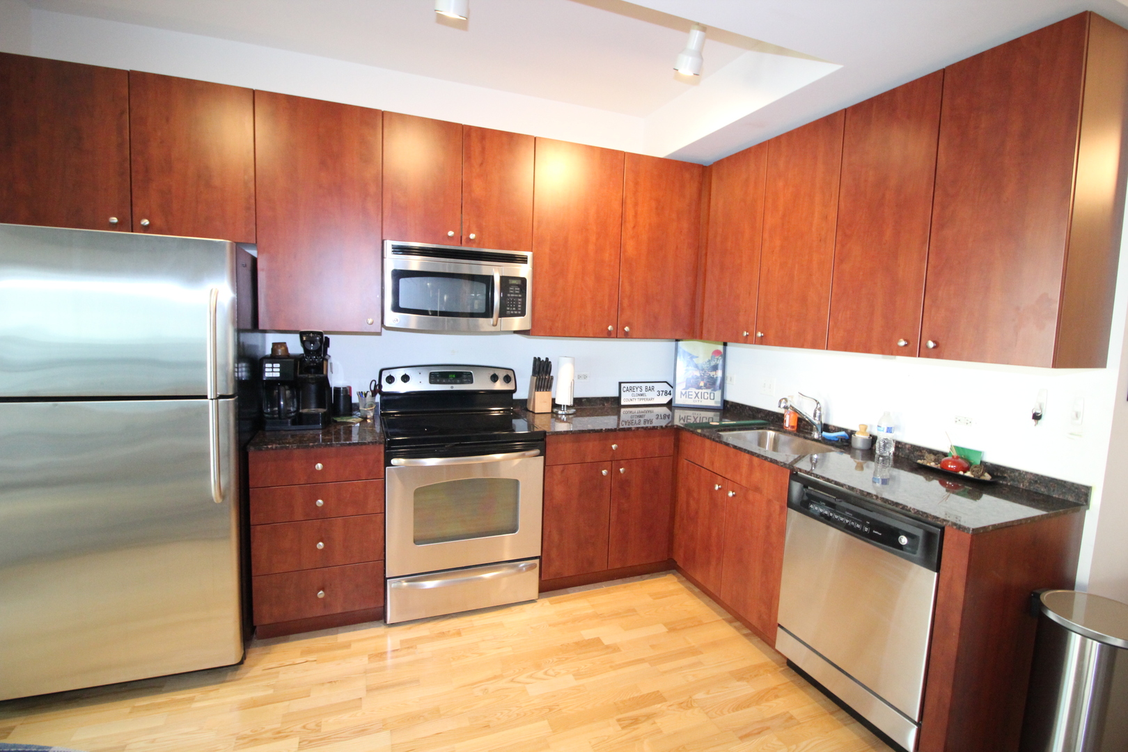 565 W Quincy Street #912, Chicago, IL 60661