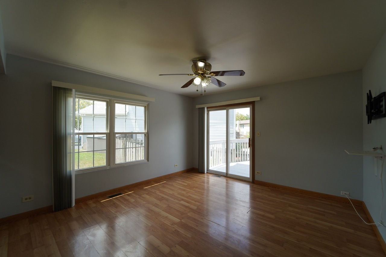 1008 Southbridge Lane, Schaumburg, IL 60194