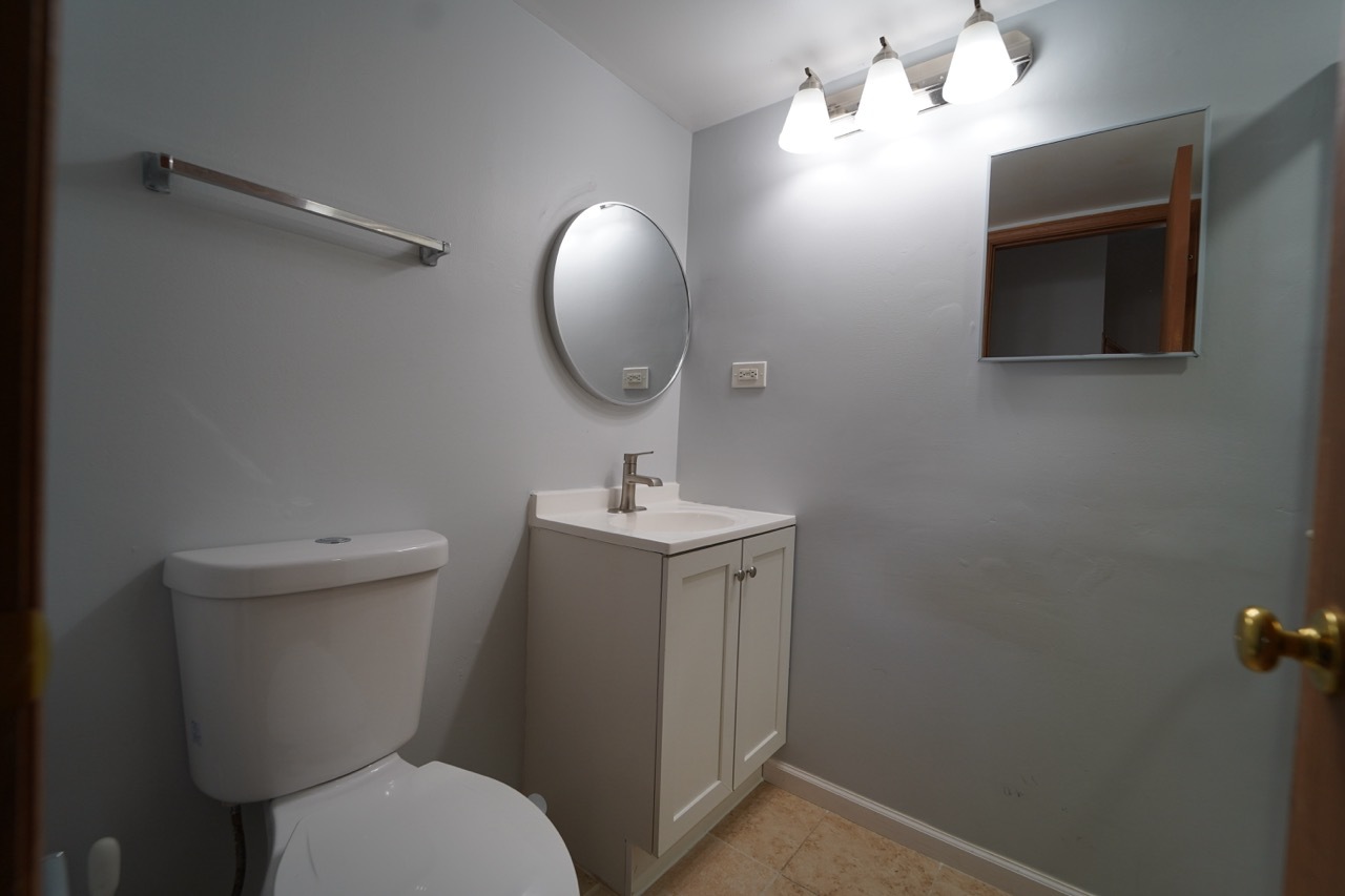 1008 Southbridge Lane, Schaumburg, IL 60194