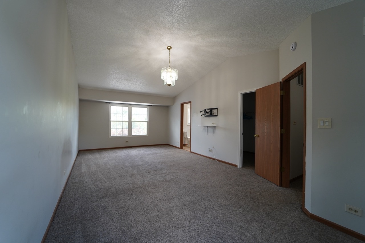 1008 Southbridge Lane, Schaumburg, IL 60194