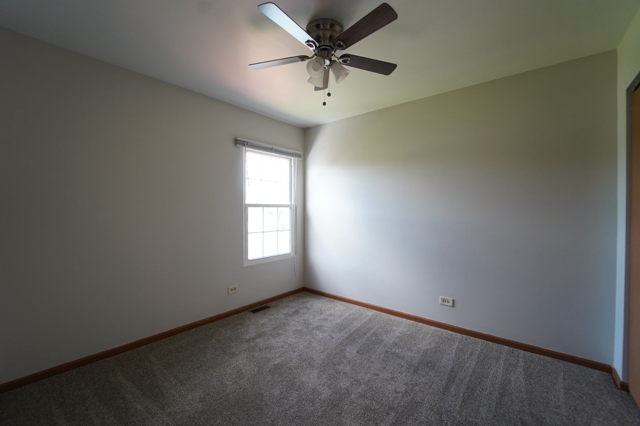 1008 Southbridge Lane, Schaumburg, IL 60194