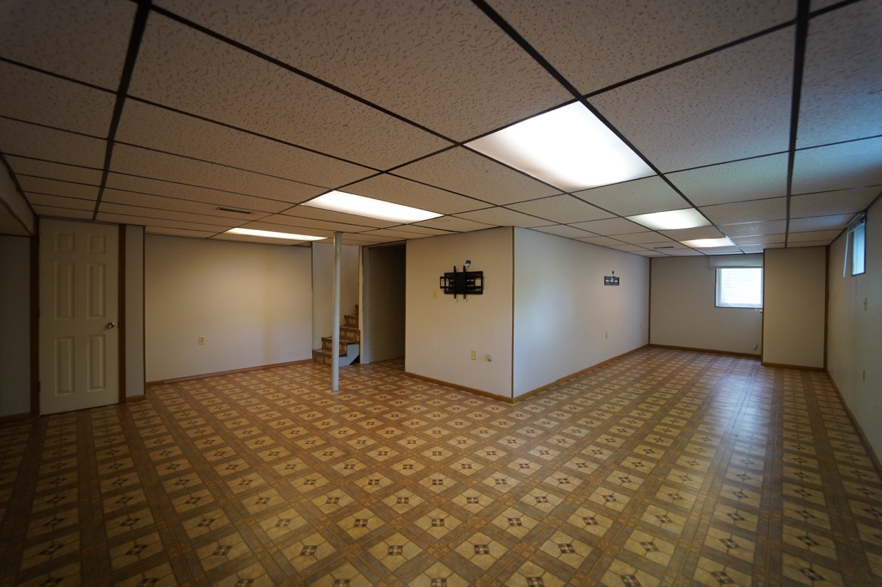 1008 Southbridge Lane, Schaumburg, IL 60194