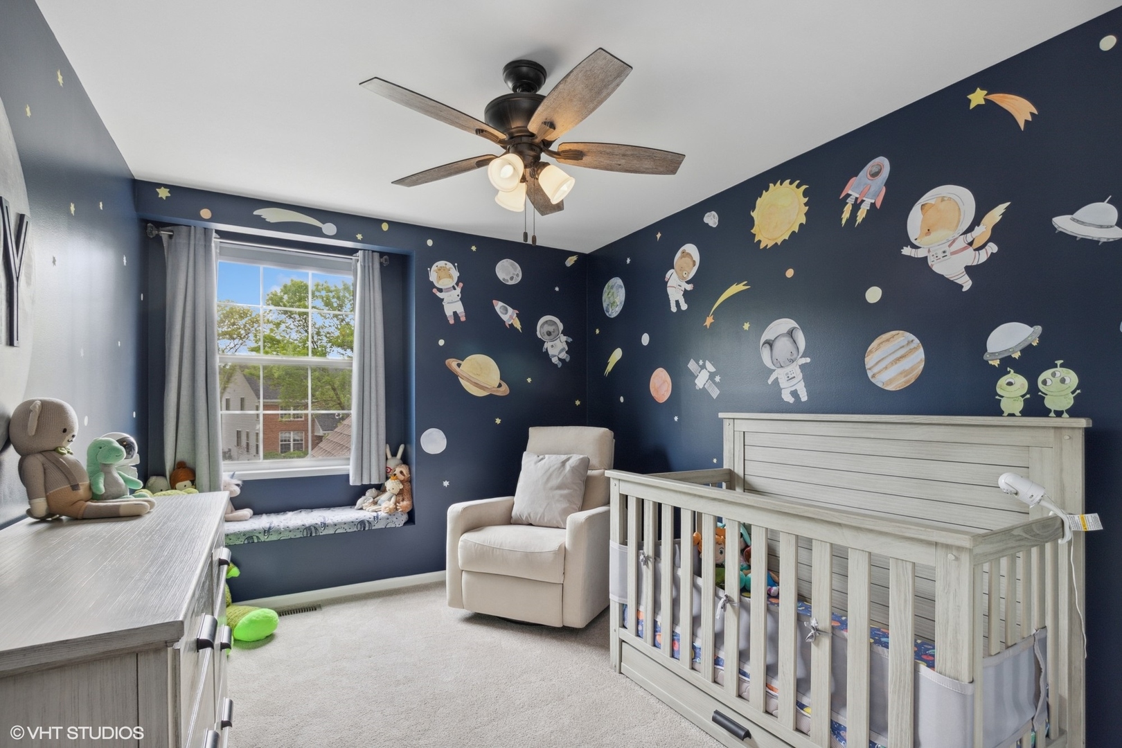 527 Capital Lane, Gurnee, IL 60031