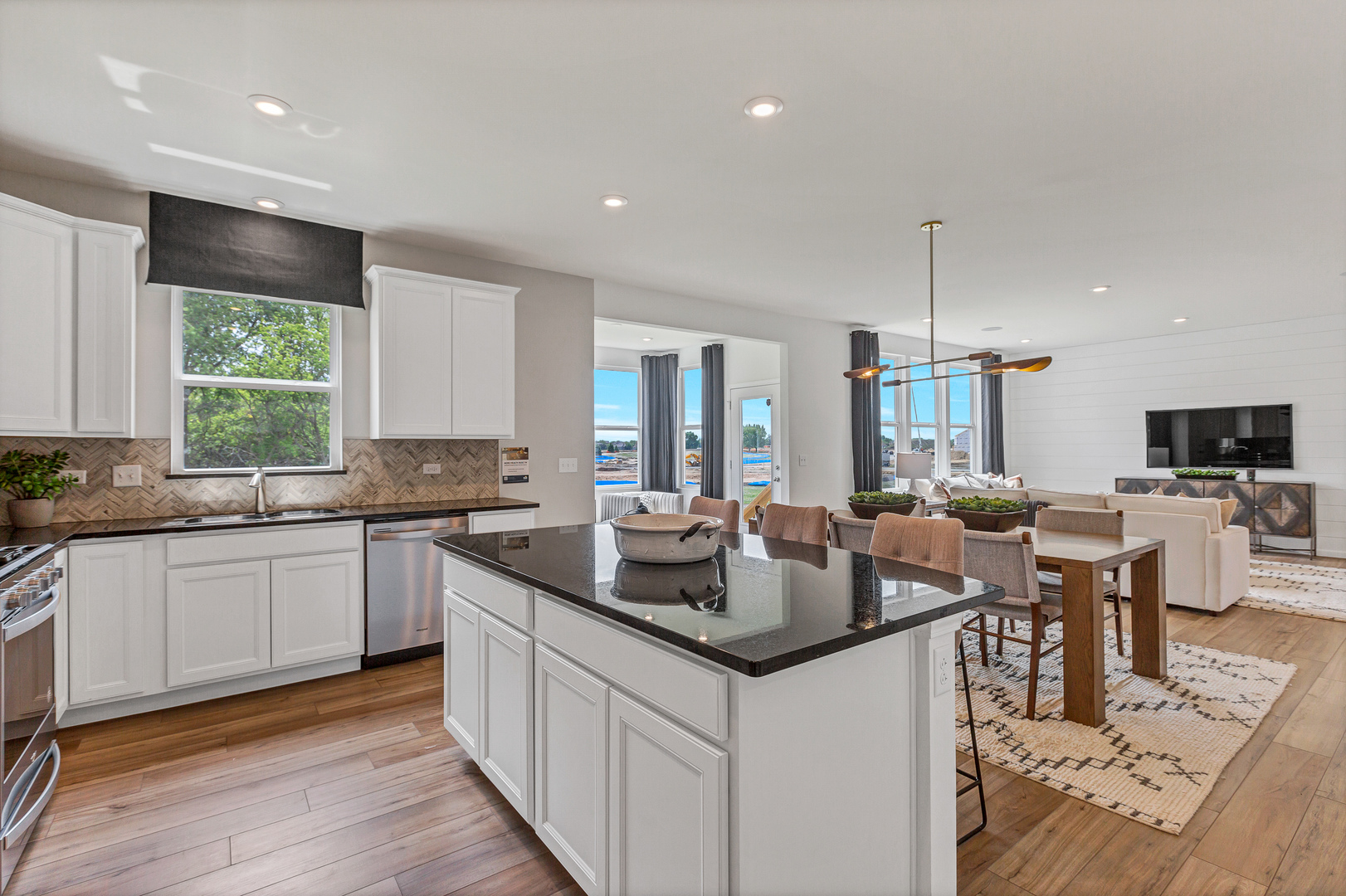 1237 Kessler Drive, Mundelein, IL 60060