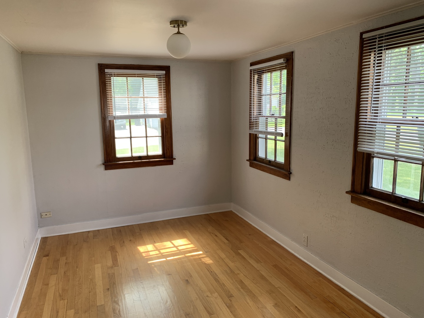 27568 N OWENS Road #B, Mundelein, IL 60060