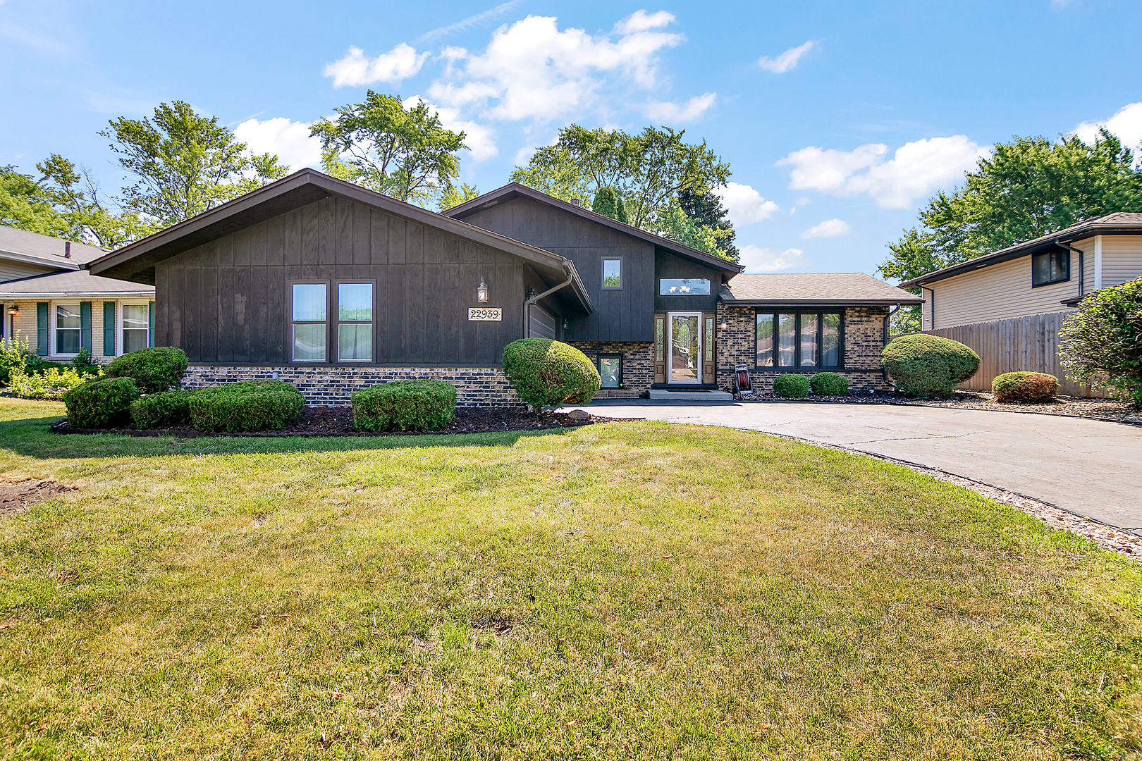 22939 East Drive, Richton Park, IL 60471
