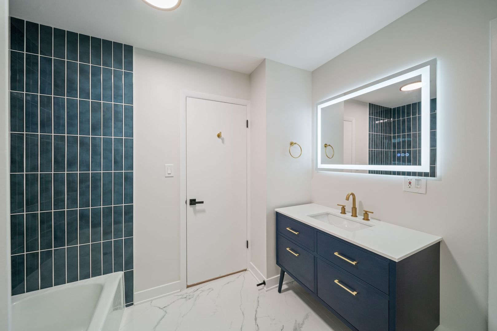 13 Cypress Square, Elgin, IL 60123