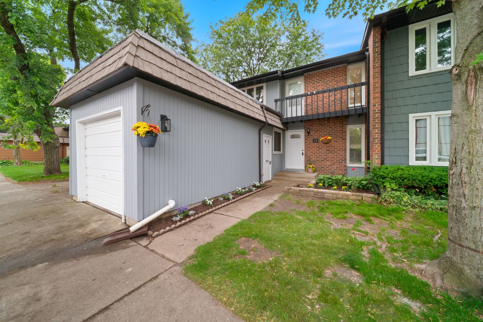 13 Cypress Square, Elgin, IL 60123