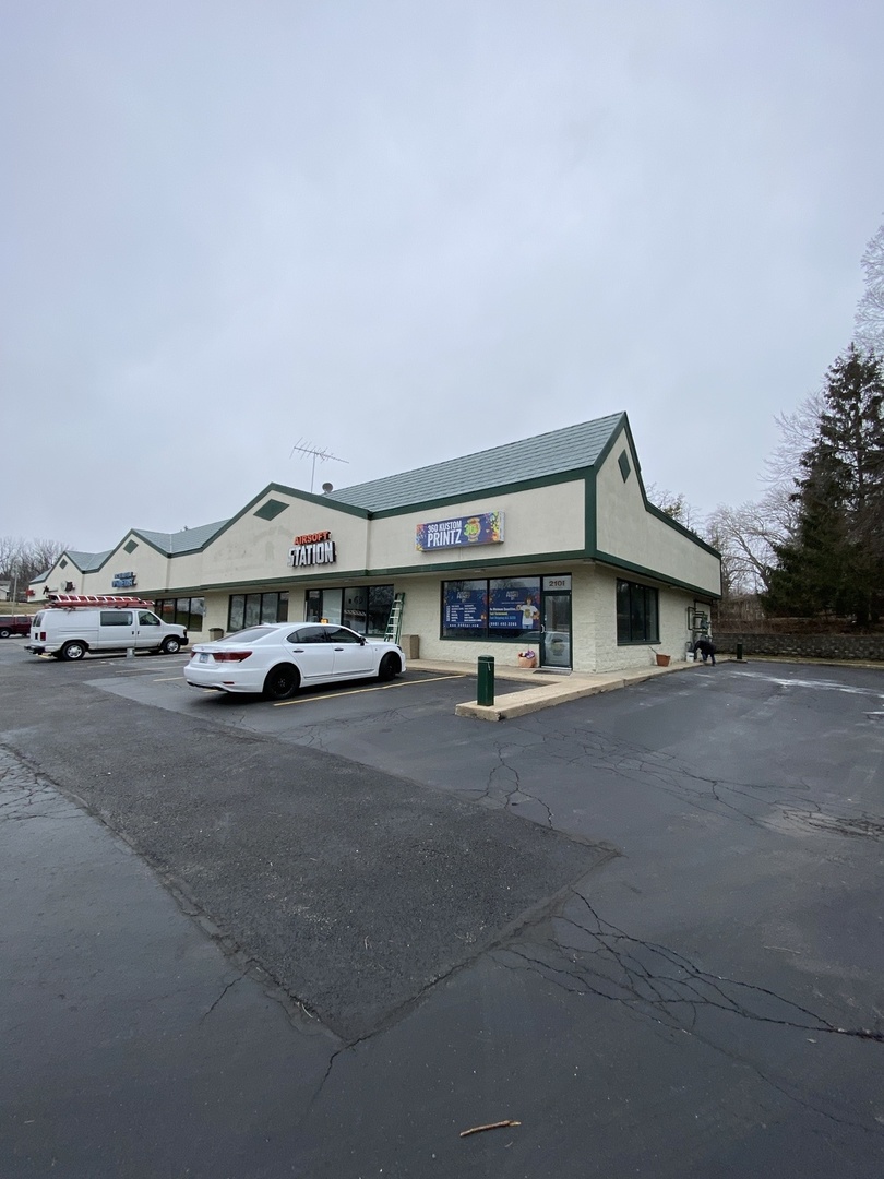 210 Penny Avenue #I, East Dundee, IL 60118