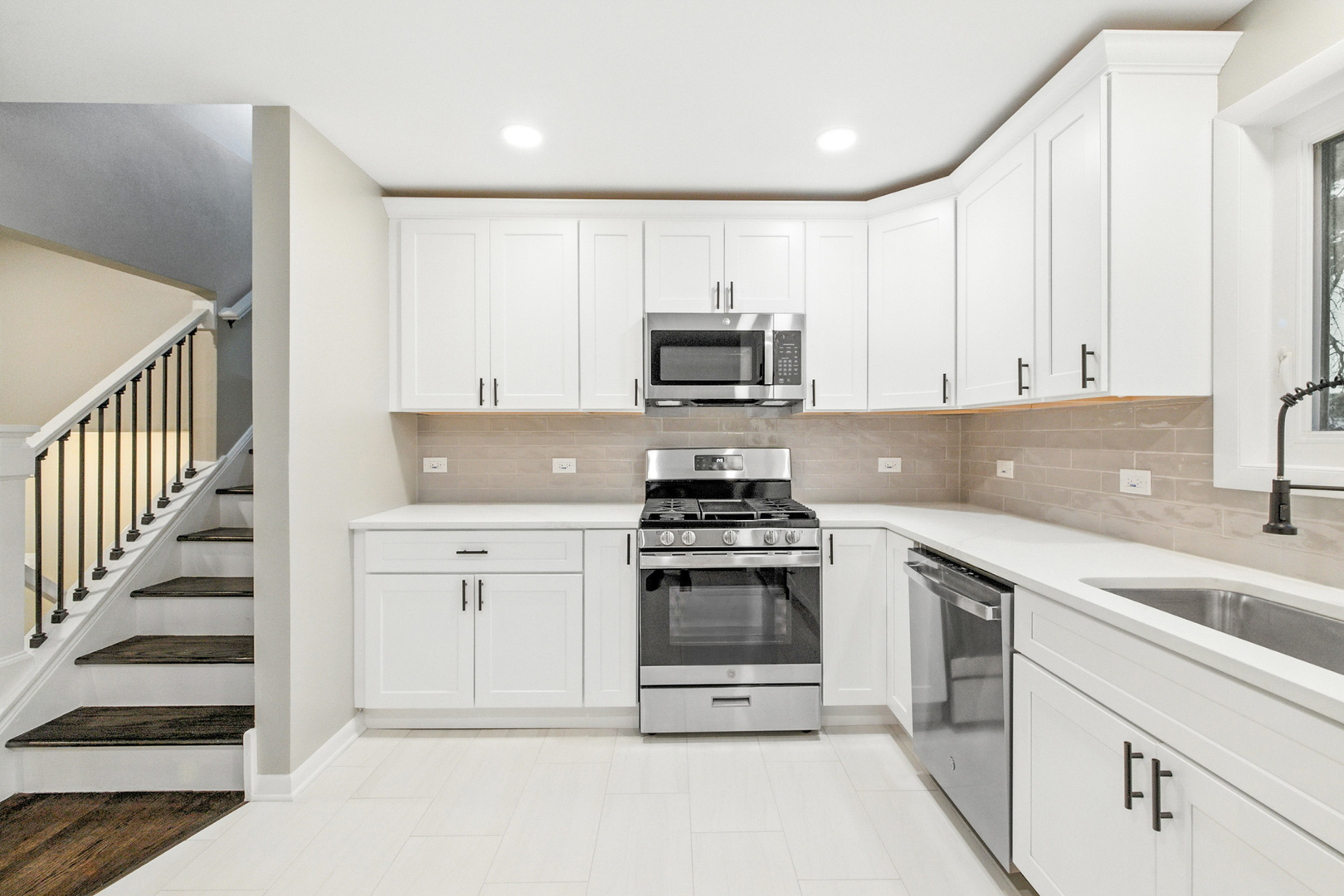 10324 S Kolmar Avenue, Oak Lawn, IL 60453