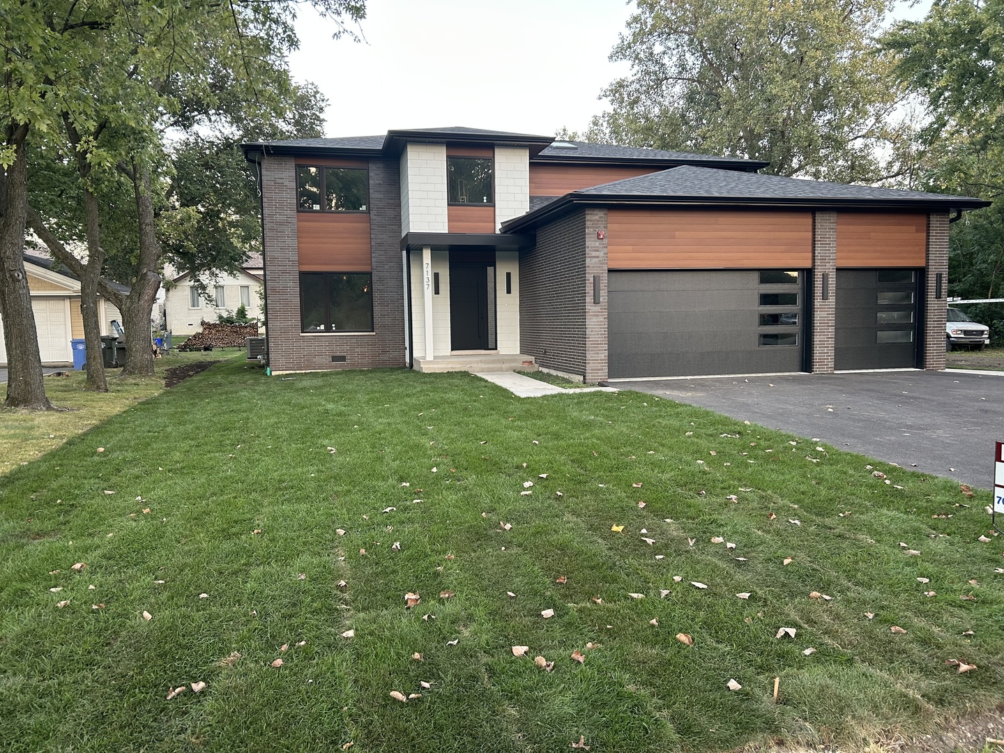 7137 S 87th Avenue, Justice, IL 60458