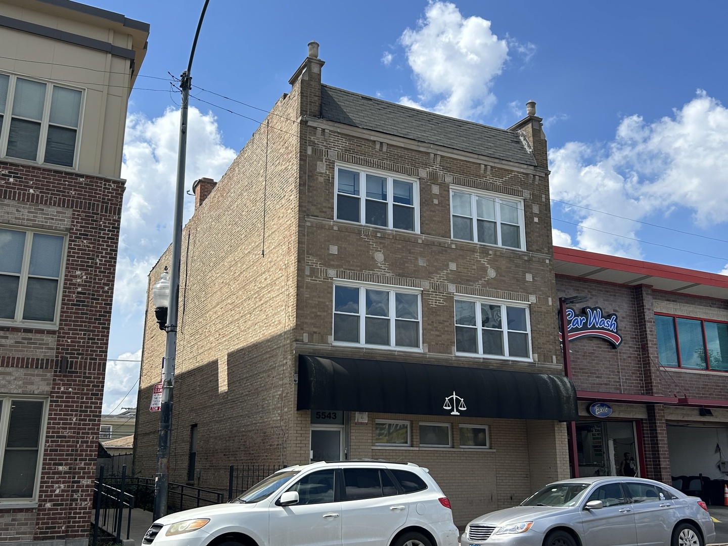 5543 W Diversey Avenue, Chicago, IL 60639