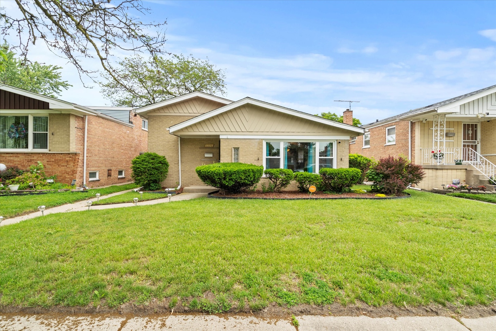 14427 Kenwood Avenue, Dolton, IL 60419