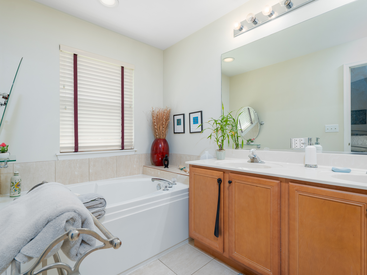 0S082 Lee Court, Winfield, IL 60190