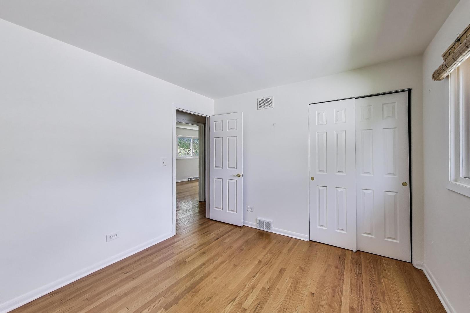 207 W Orchard Place, Mount Prospect, IL 60056