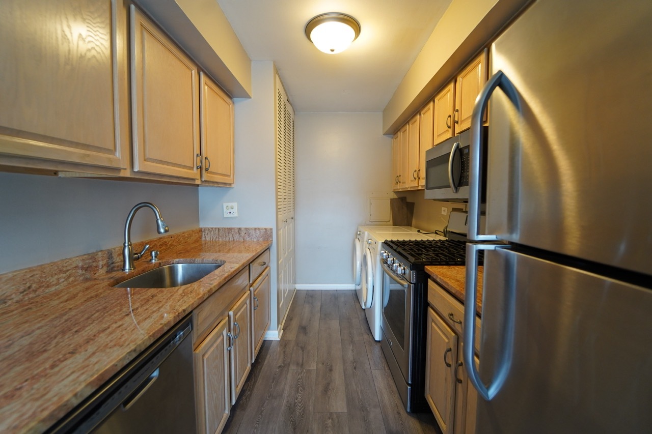 1543 CORNELL Place #1543, Hoffman Estates, IL 60169