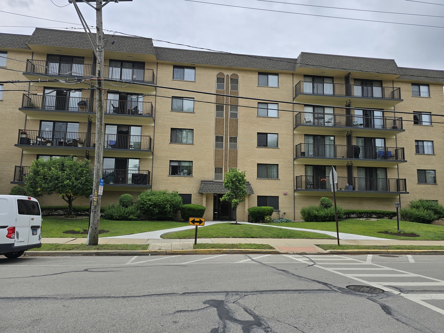 1441 E Thacker Street #501, Des Plaines, IL 60016