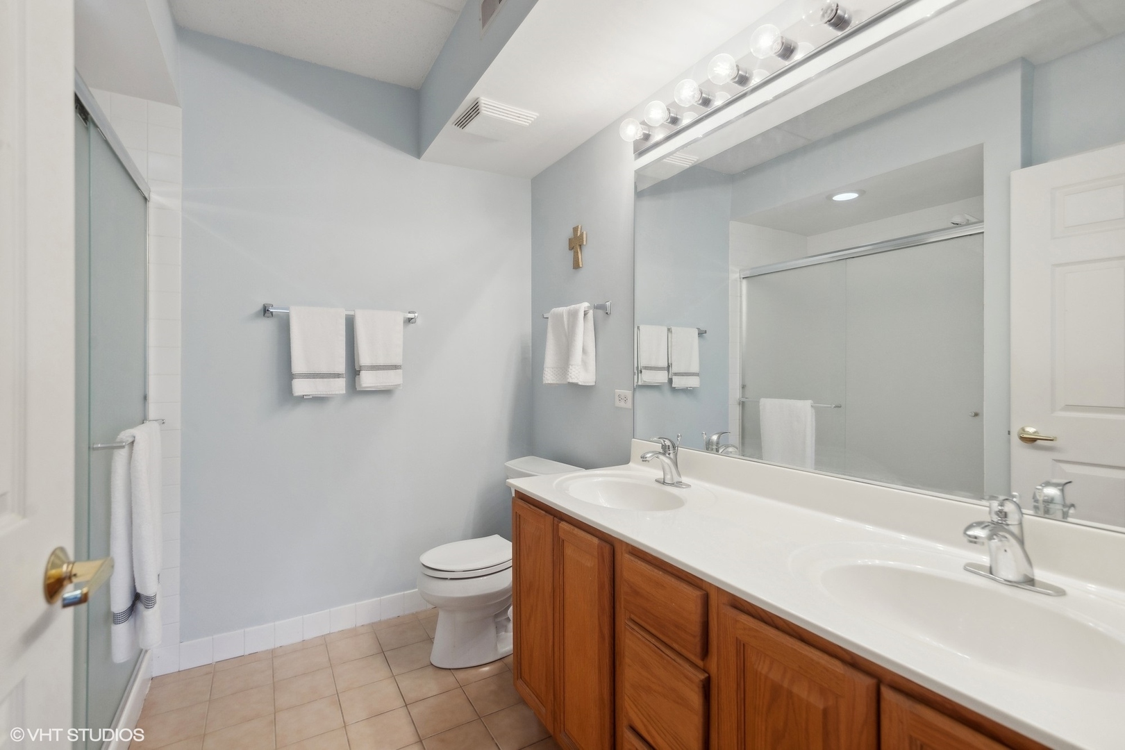 1 S Lincoln Avenue #213, Lombard, IL 60148