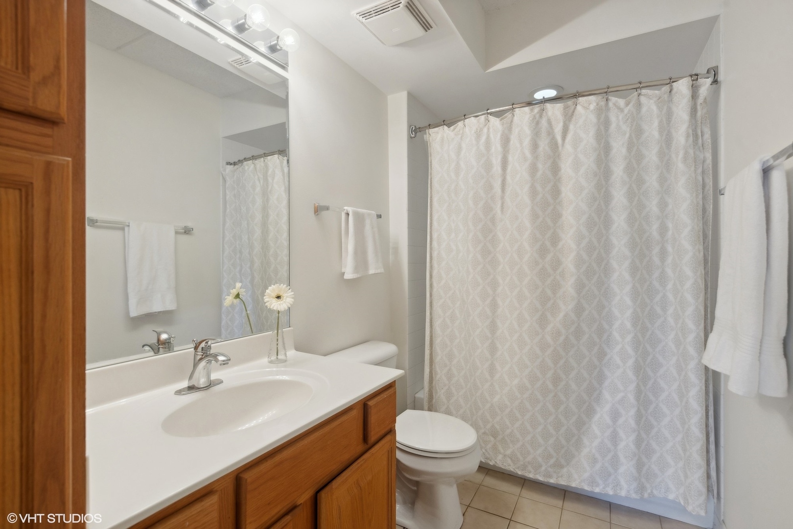1 S Lincoln Avenue #213, Lombard, IL 60148