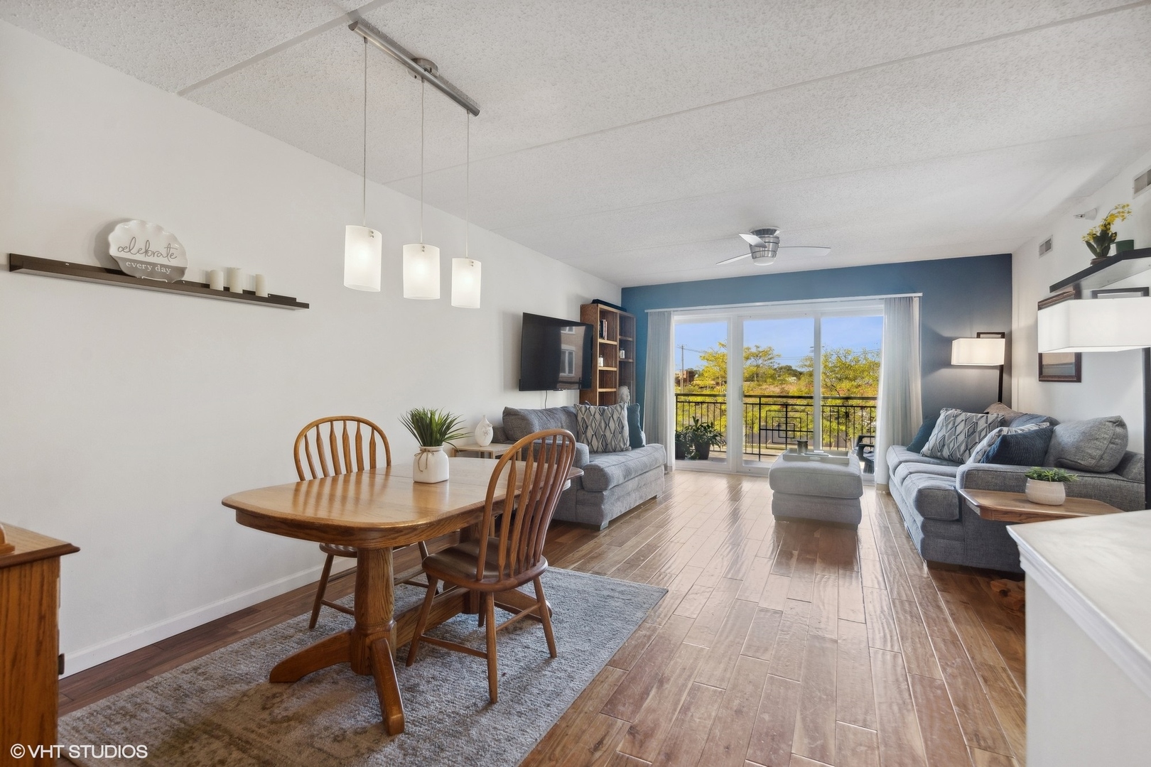 1 S Lincoln Avenue #213, Lombard, IL 60148