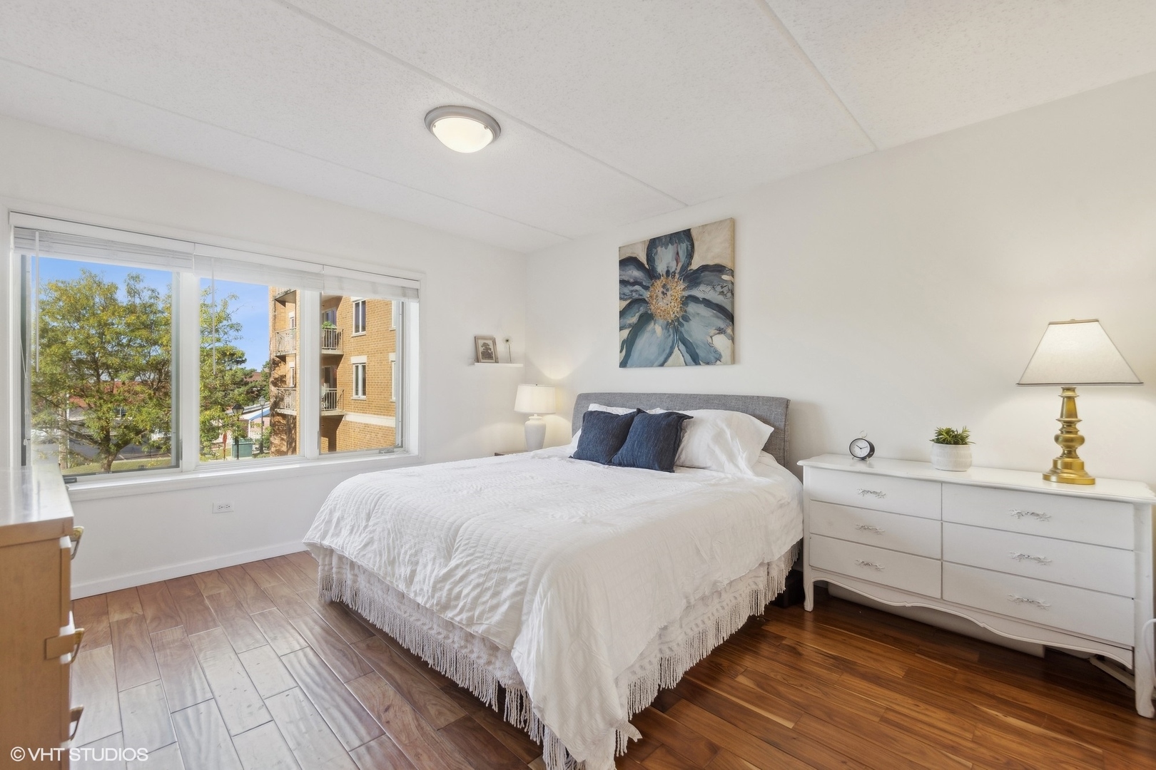 1 S Lincoln Avenue #213, Lombard, IL 60148