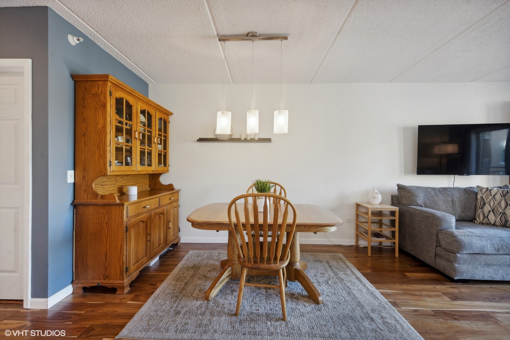 1 S Lincoln Avenue #213, Lombard, IL 60148