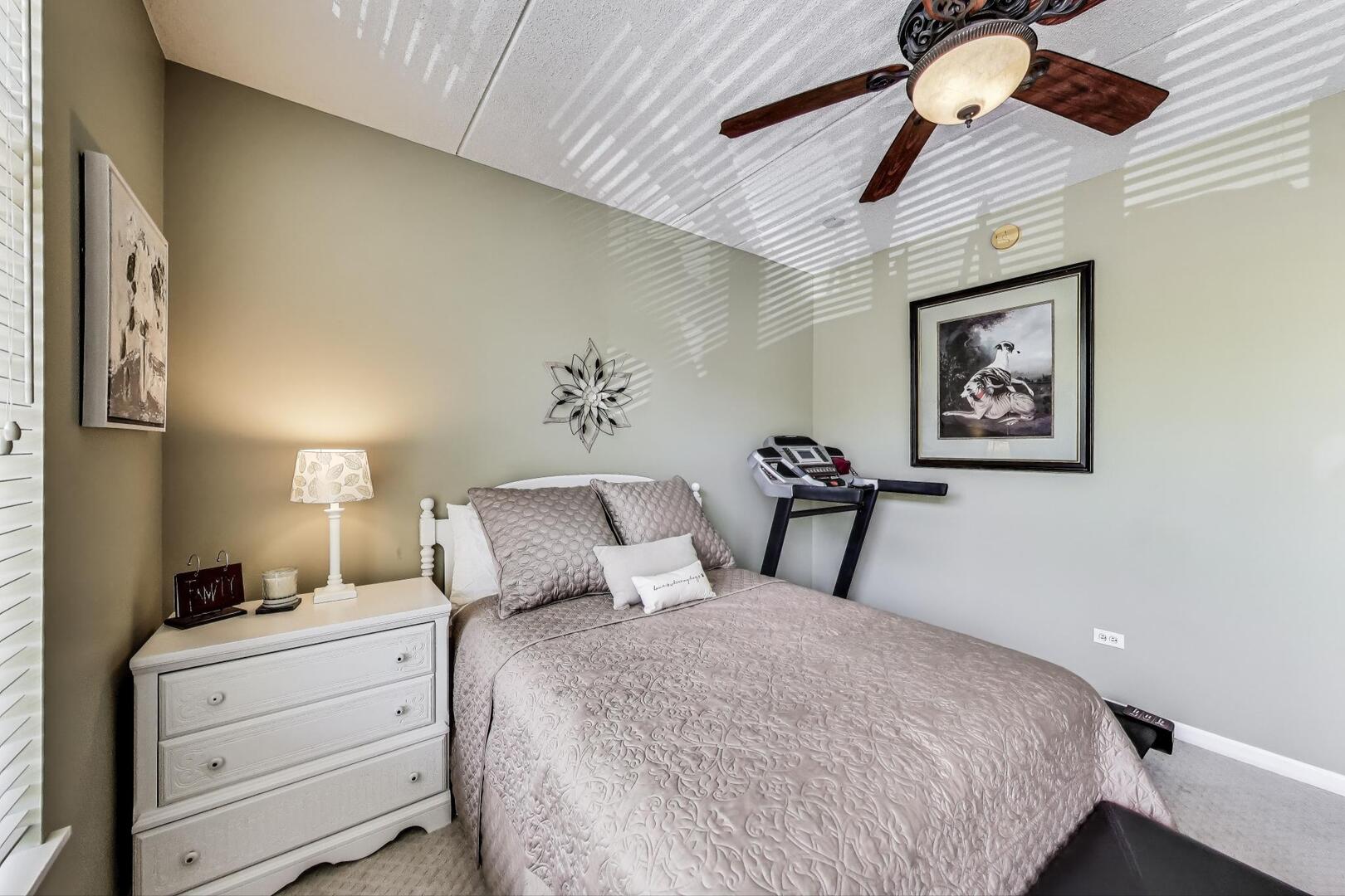 425 Village Green #213, Lincolnshire, IL 60069