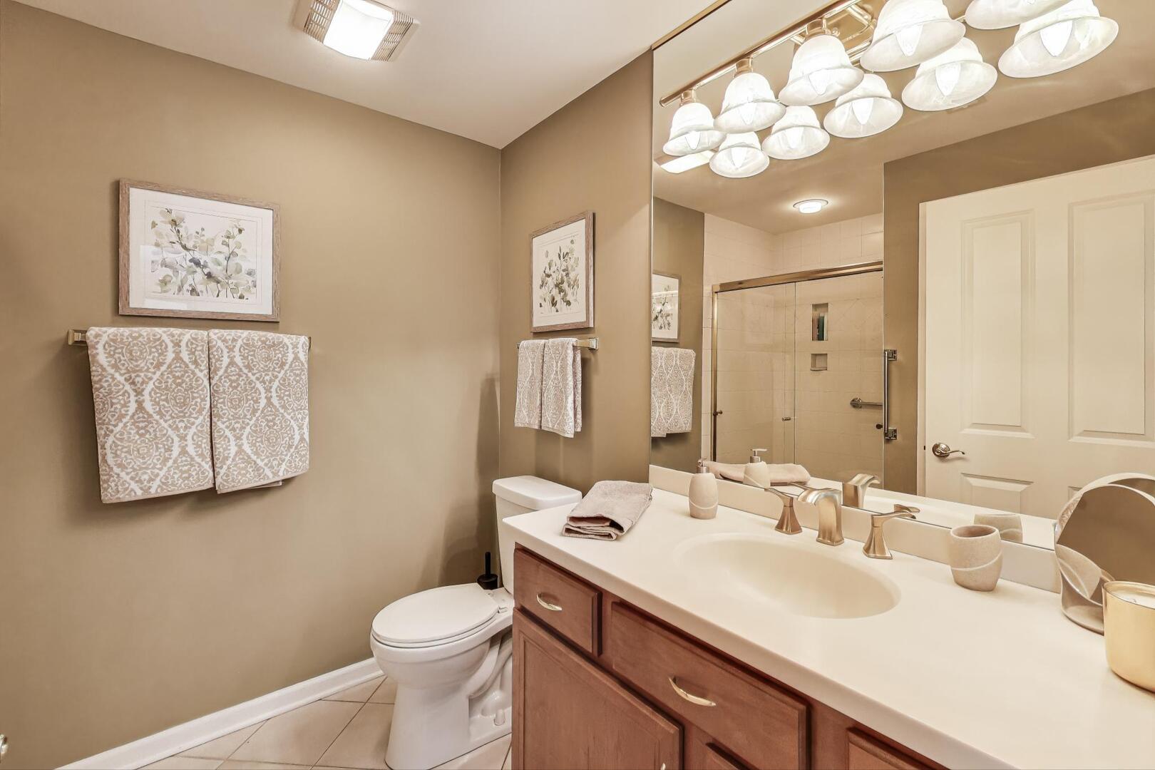 425 Village Green #213, Lincolnshire, IL 60069