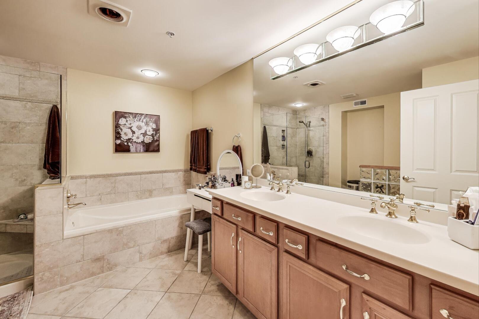 425 Village Green #213, Lincolnshire, IL 60069