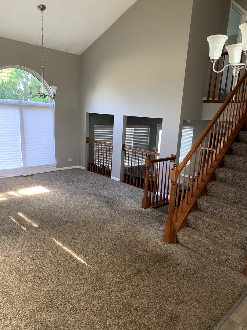 21 E Dahlia Lane, Round Lake Beach, IL 60073