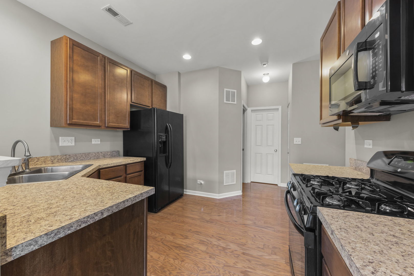 415 Victoria Lane, Elgin, IL 60124