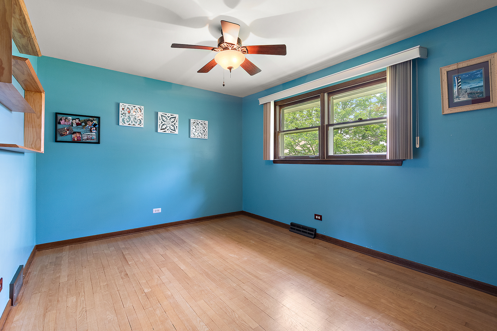 8930 W 76th Place, Justice, IL 60458