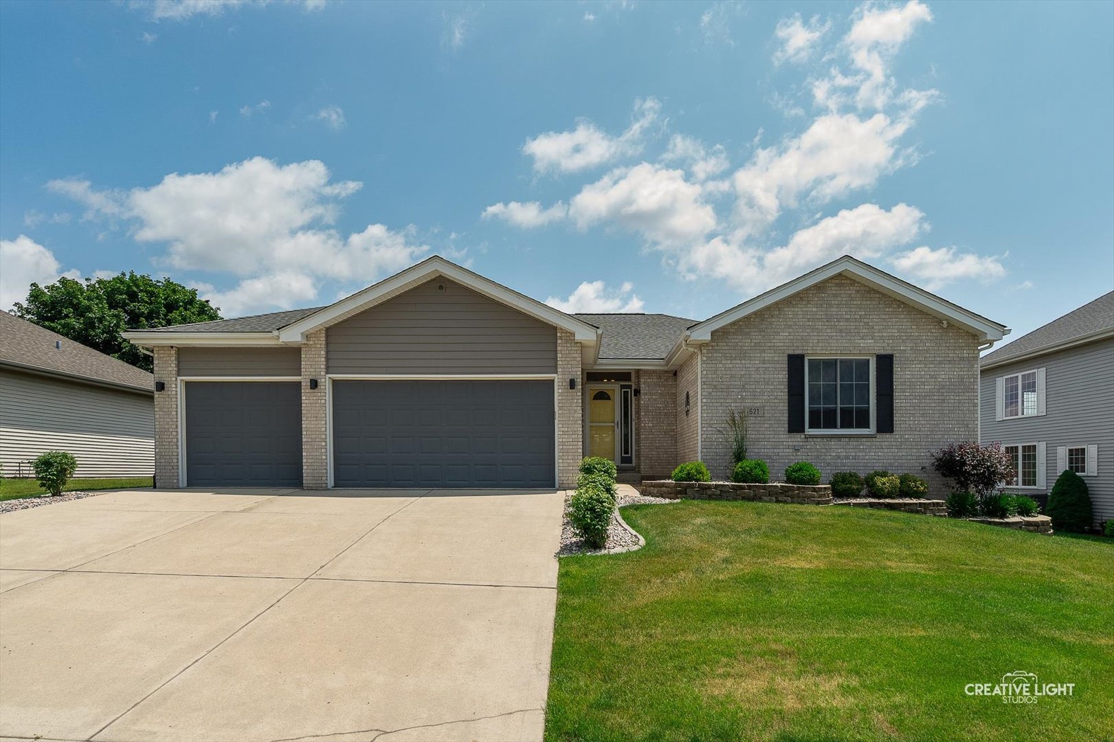 621 Superior Drive, Romeoville, IL 60446